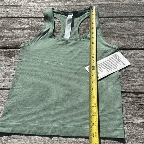 Lululemon Swiftly Tech Racerback Tank Top Race Length Grey Eucalyptus NWT SIZE 2 - Picture 6 of 7